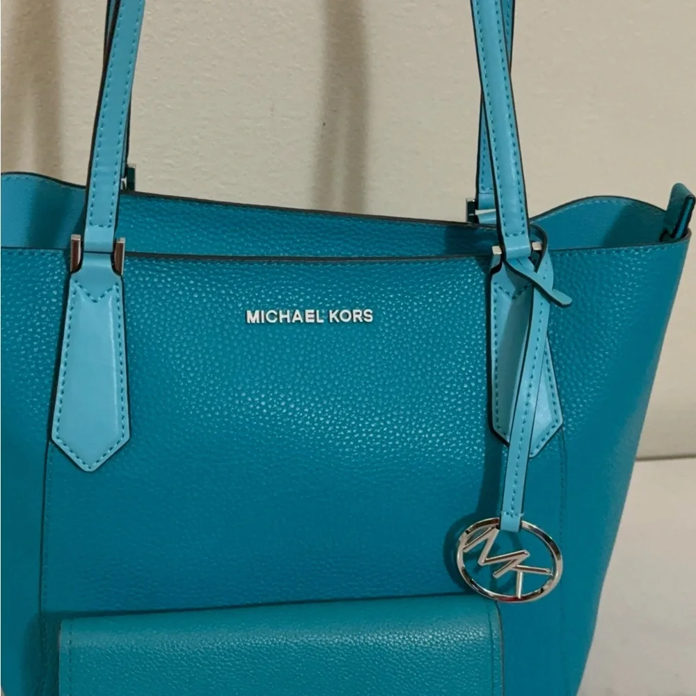 Michael Kors Teal Tote and Wallet Set - Picture 9 of 10